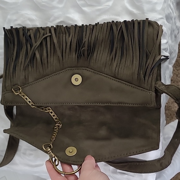 STEVE Madden Green Faux Suede Boho Shoulder Bag Purse with Chain Detail Festival - Picture 9 of 13